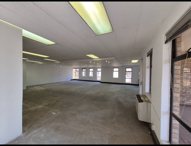 111M² OFFICE TO LET IN KRAMERVILLE